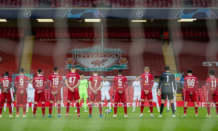 La afición del Liverpool en el punto de mira por el homenaje a la Reina Isabel II