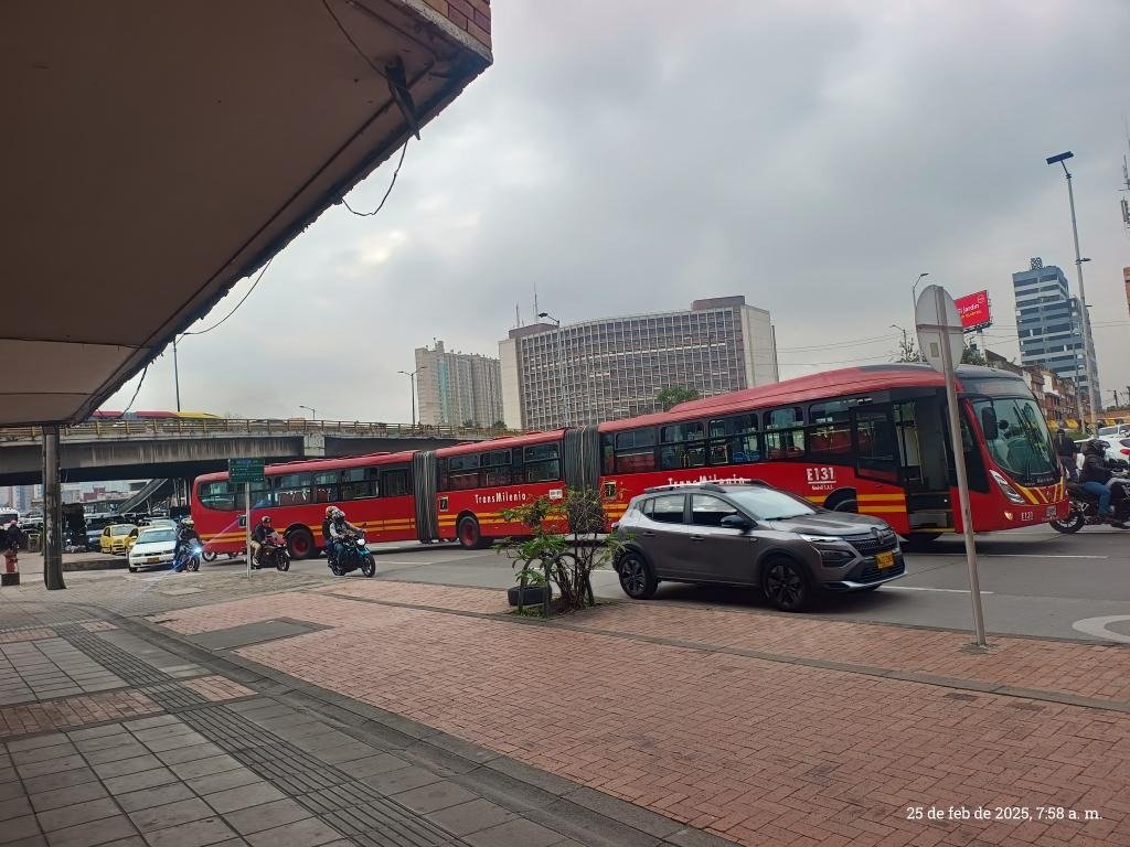 Transmilenio accidente, martes 25 de febrero.