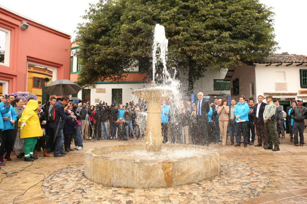 Después de 31 años vuelve a correr agua por la pila del Chorro de Quevedo
