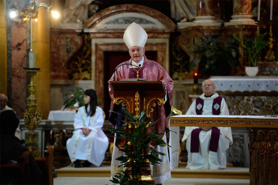 Roma reza con sus cardenales a dos días del cónclave