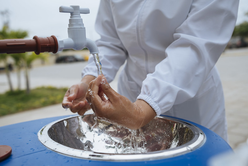 No contar con agua y jabón en los centros de salud implica un riesgo para contraer una infección.
