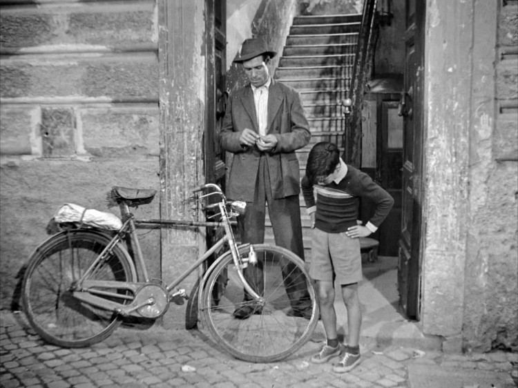 Ladrones de bicicletas: Viaje a la noche de la insolidaridad