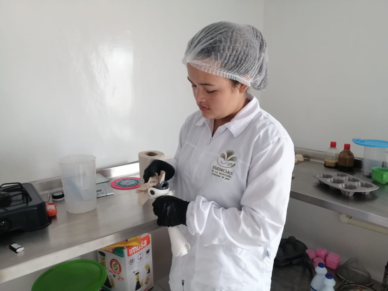 ‘Esencias de la montaña’, el proyecto que lideran exguerrilleras en Antioquia