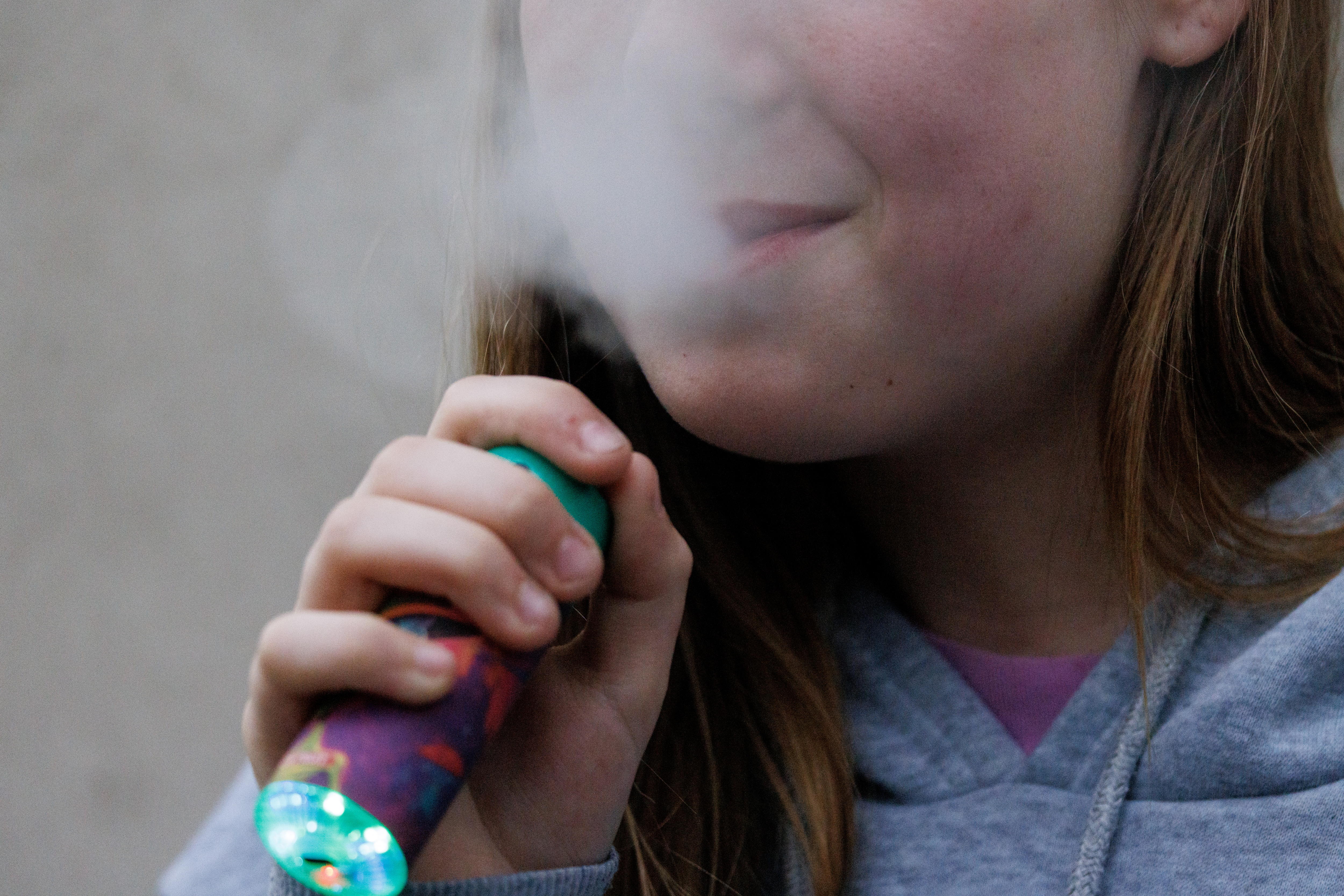 Acercarse a la juventud, para alejarla del vapeo. Este es el plan en Bogotá