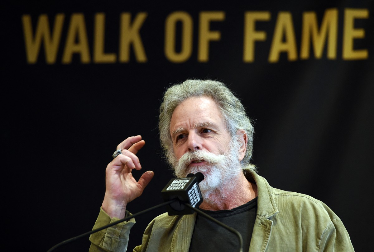 (FILES) US musician Bob Weir of the Greatful Dead attends the Madison Square Garden 2015 Walk of Fame Inductions Ceremony at Madison Square Garden in New York on May 11, 2015. AFP PHOTO/JEWEL SAMAD