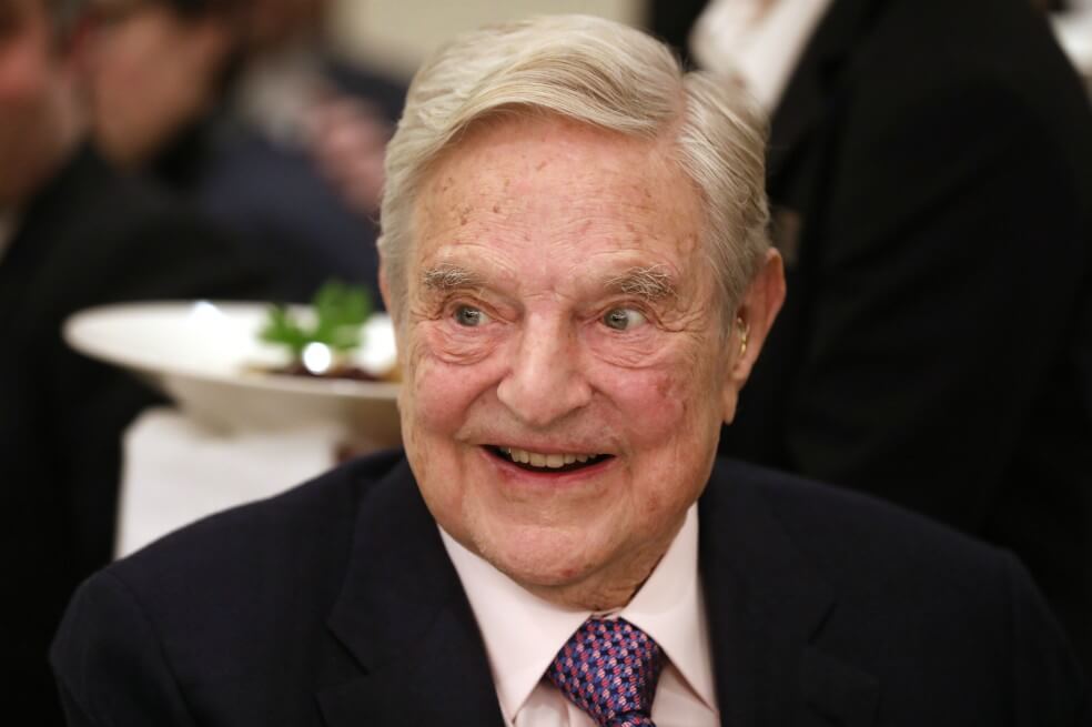 George Soros y Messi, entre los condecorados por Biden con mayor mérito de EE. UU.