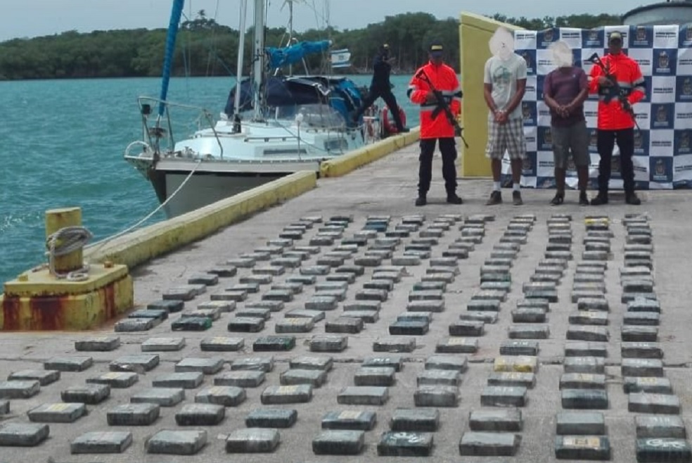 Armada Nacional incauta 234 kilos de cocaína a bordo de un velero con bandera alemana