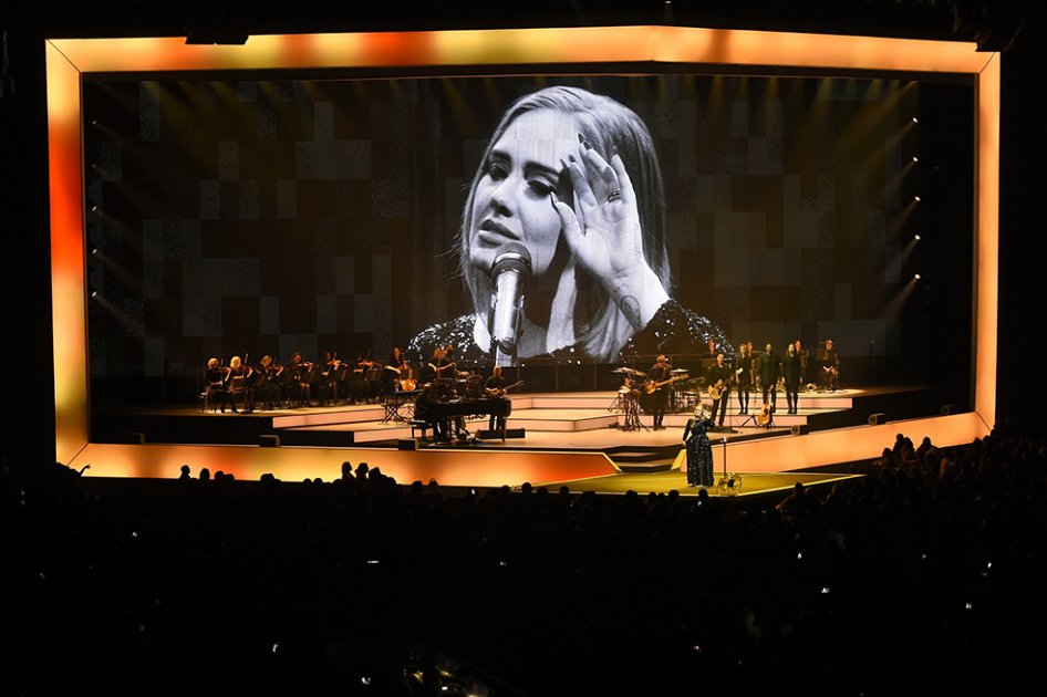 Adele recibe disco de diamante por vender más de 10 millones de copias de «25»