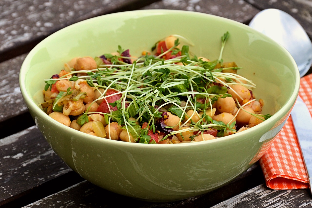 Ensalada de garbanzos con queso azul