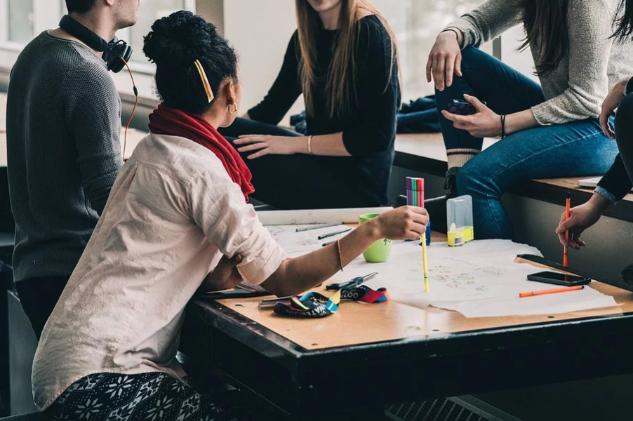 Lista directiva para facilitar contratación, en sector público, de jóvenes sin experiencia