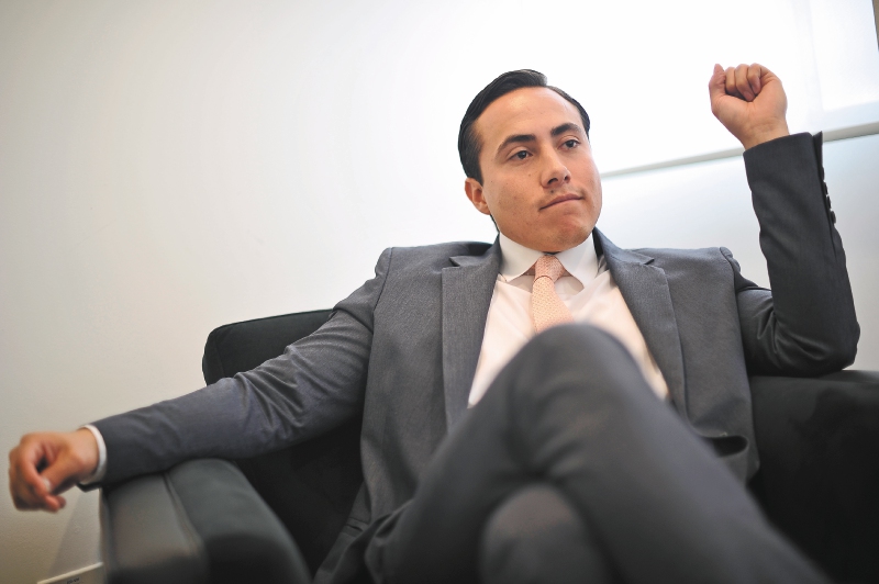 El exgobernador de Santander, Richard Alfonso Aguilar Villa, quiere volver a ocupar un asiento en el Senado, mientras se defiende en juicio de un expediente en el que ya fue acusado por los delitos contra la administración pública, peculado, interés ilícito en celebración de contratos y contrato sin requisitos legales.