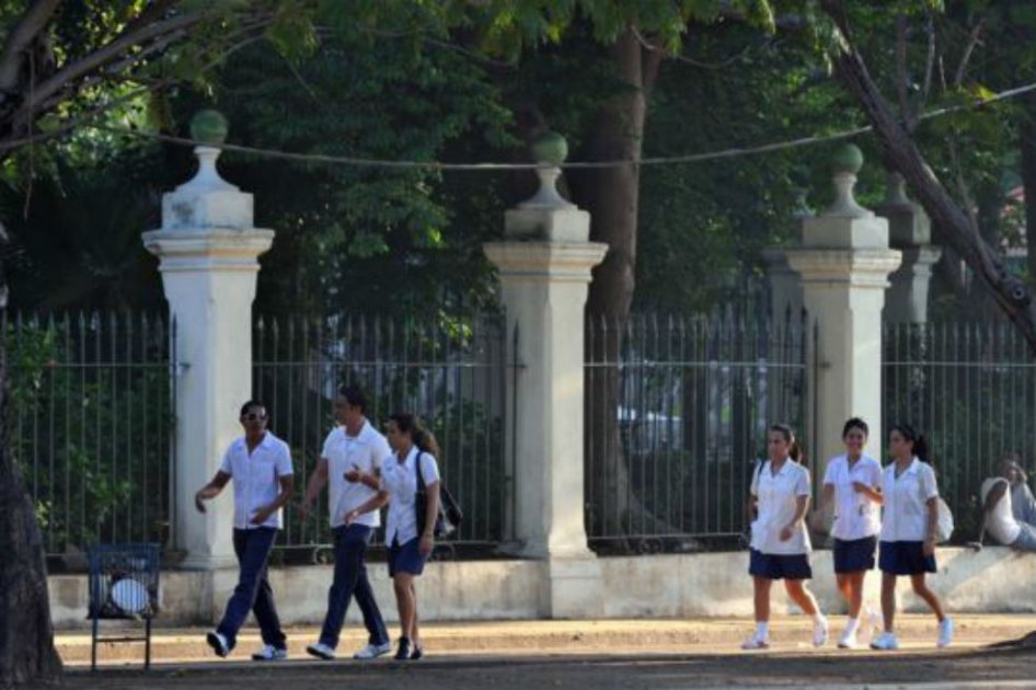 Dominar el inglés será requisito para graduarse de universidades en Cuba