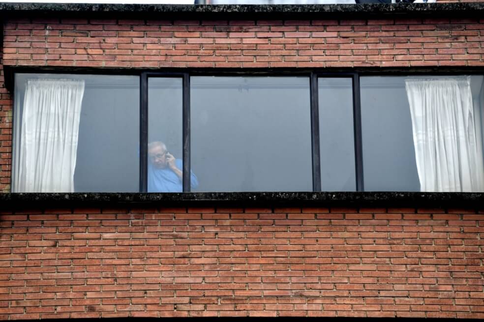 ¿Puede contagiarse de coronavirus si abre la ventana?