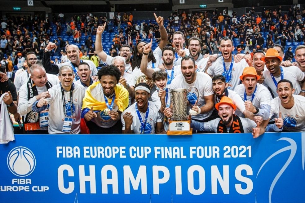 ¡Histórico! Braian Angola, primer colombiano en ganar la Copa europea de la FIBA