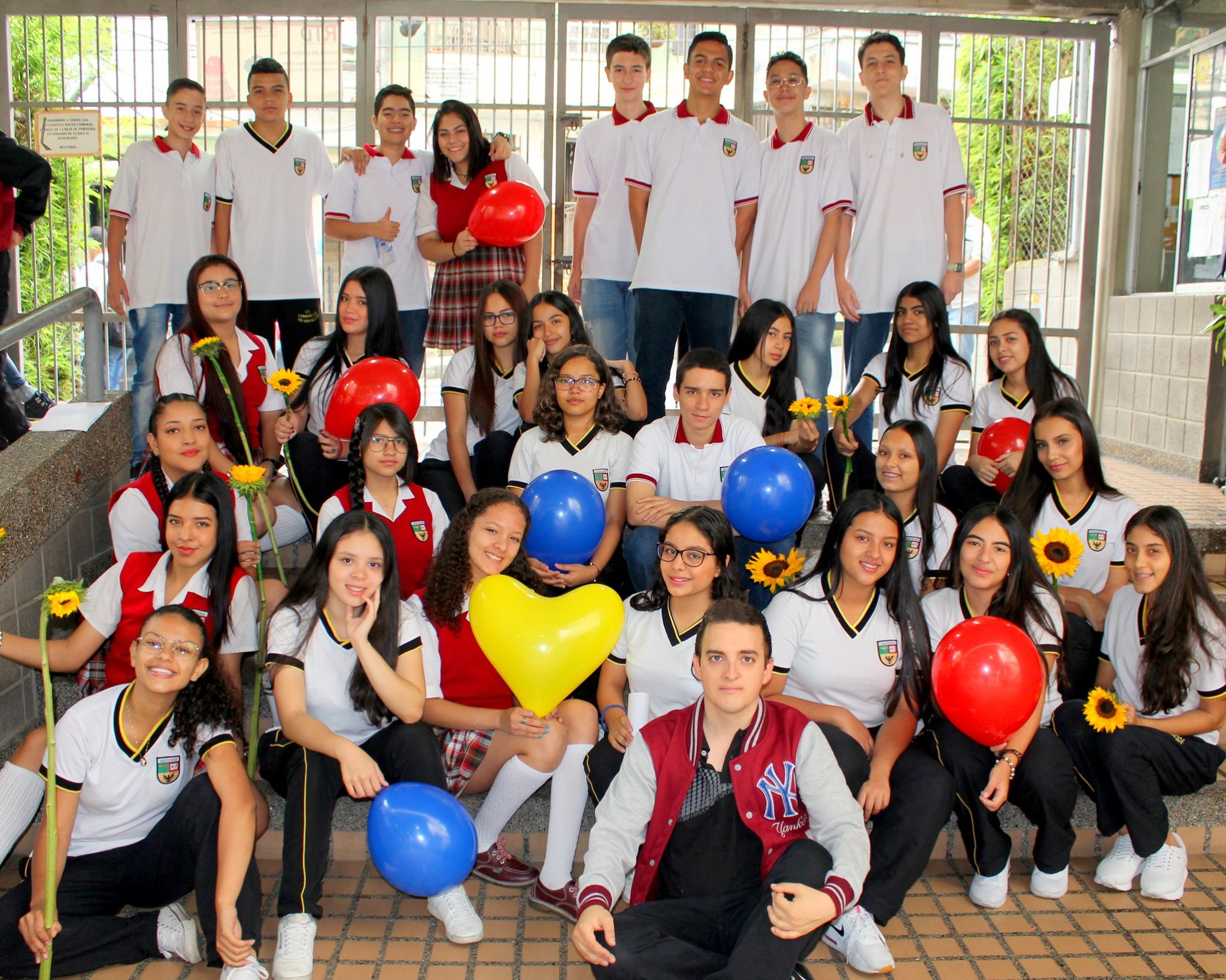 Grupo de Gestores promoviendo la buena convivencia y el trabajo en equipo.