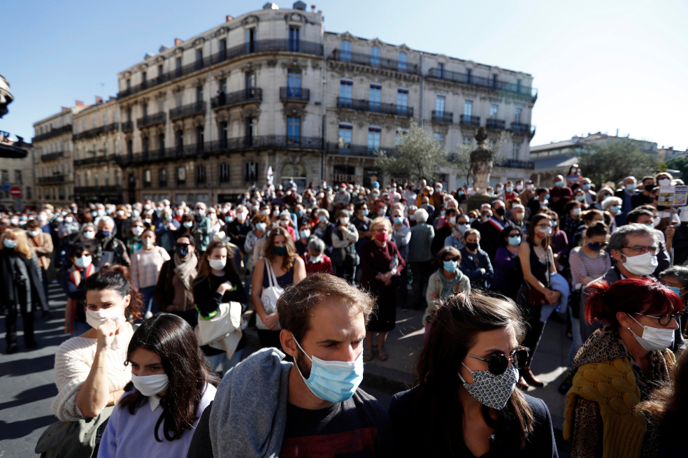 Francia lanza operaciones policiales contra extremistas islamistas