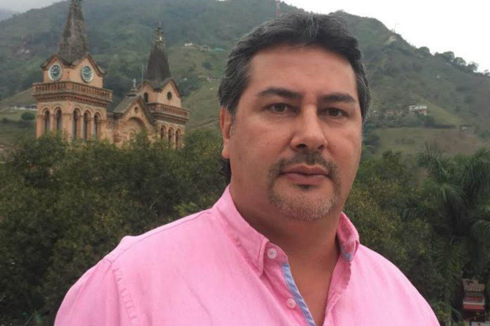 Alcalde de Barbosa se disculpa por insultar y amenazar a policías