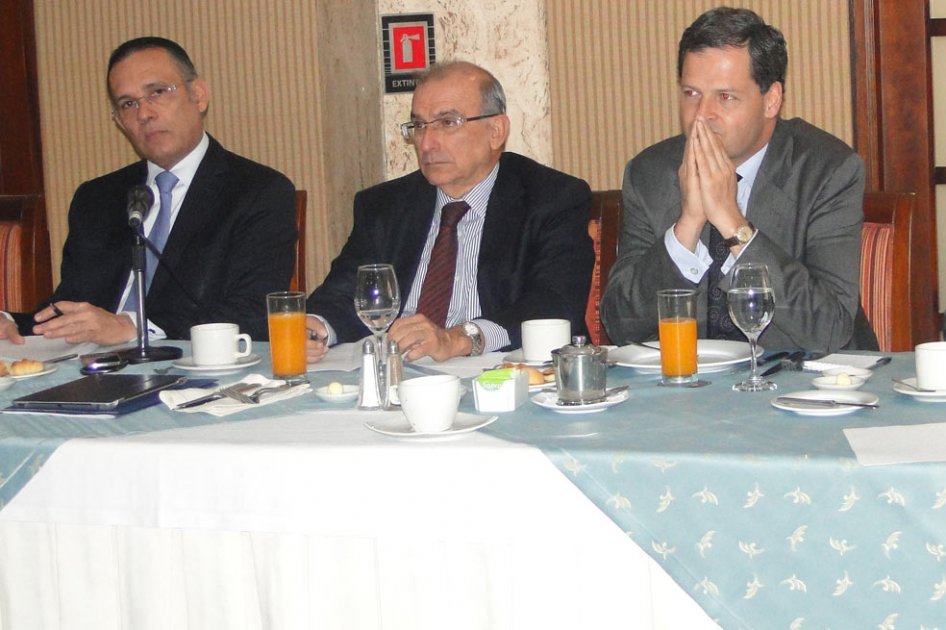 Conservadores zanjan diferencias y ratifican apoyo al Gobierno en proceso de paz