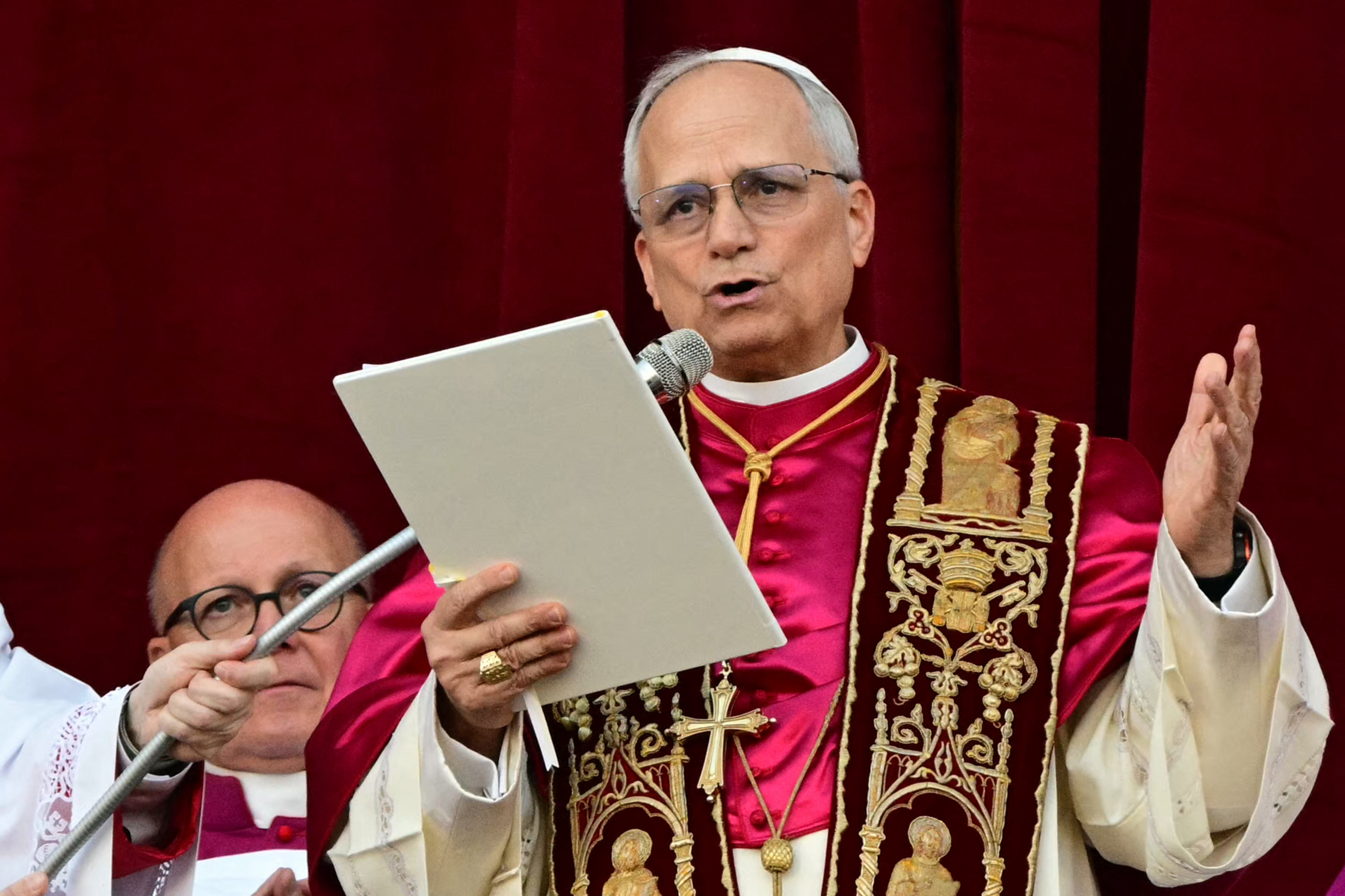 Primera presentación del papa León XIV, luego de ser elegido.