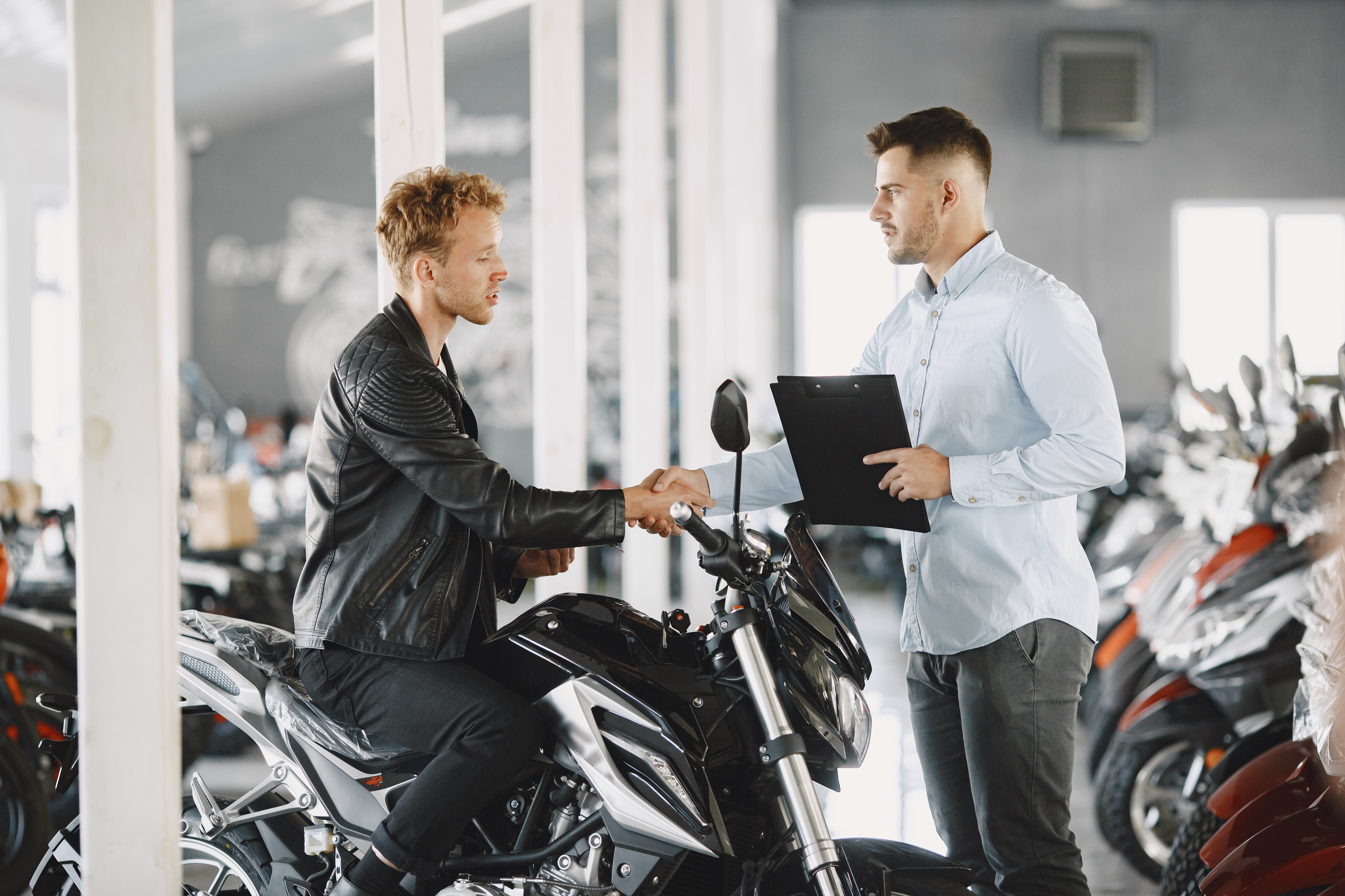 ¿Pensando en comprar moto? Nueve consejos para financiarla en Colombia