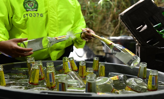 Ojo con lo que toma: detectan fábrica clandestina de cerveza adulterada en Soacha