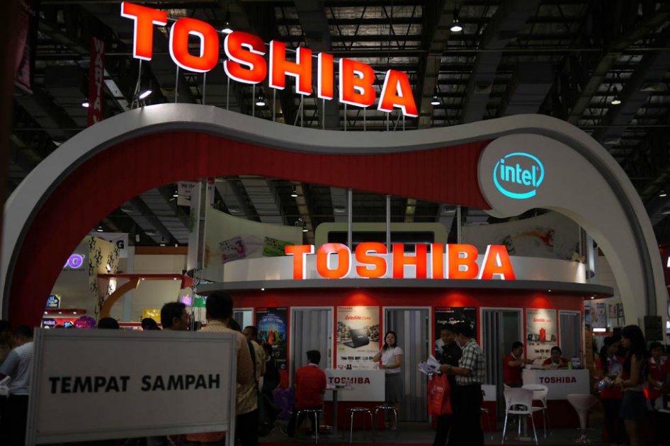 Toshiba, con pérdidas récord, suprimirá miles de empleos
