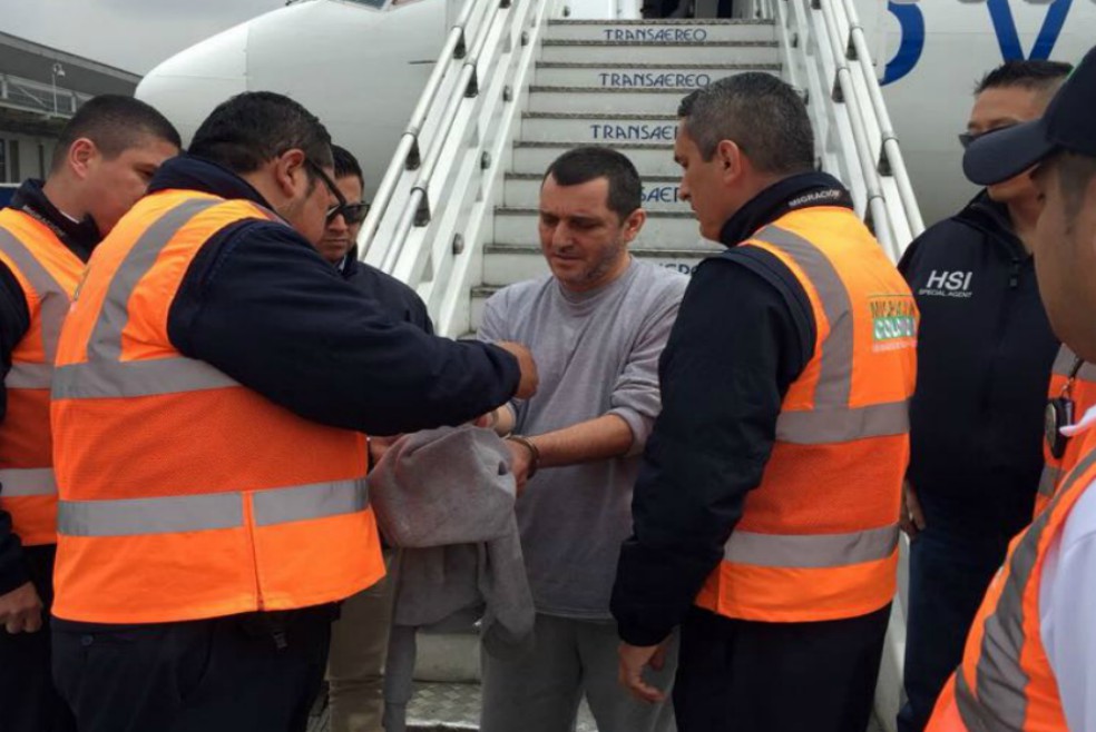 EE. UU. deportó al ex jefe paramilitar alias HH a Colombia