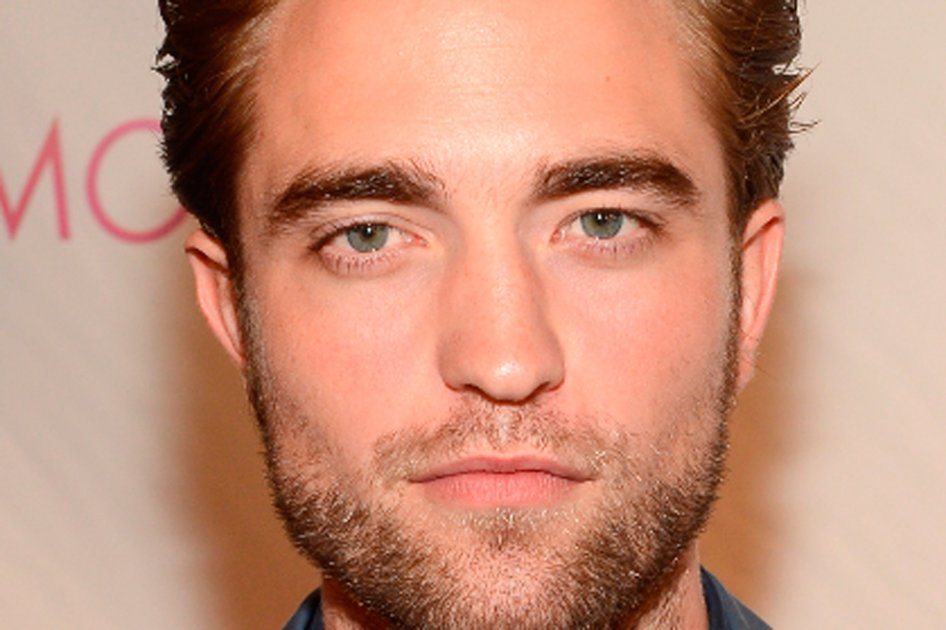 Robert Pattinson reaparece en público y evita hablar de Stewart