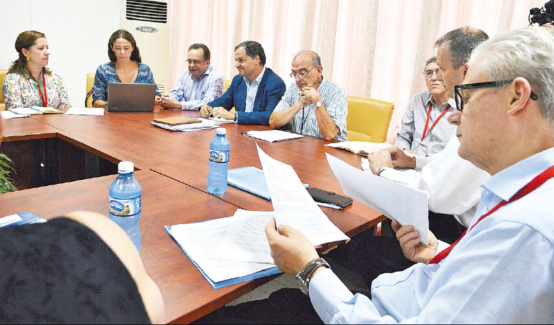 Delegados de paz del Gobierno en la instalación de la subcomisión. / SIG