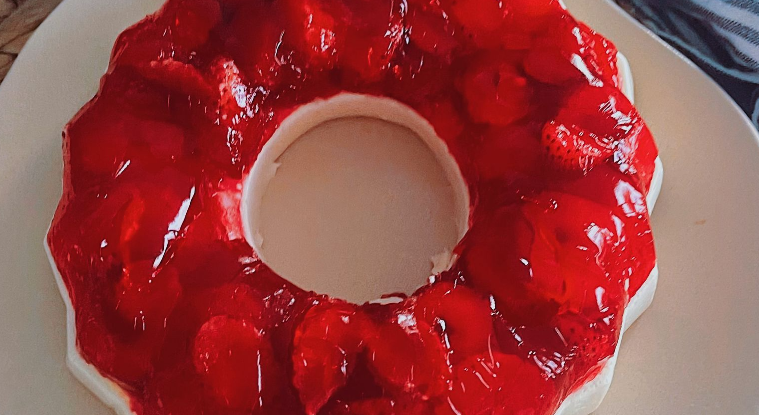Para las onces: paso a paso para hacer gelatina de fresas con crema