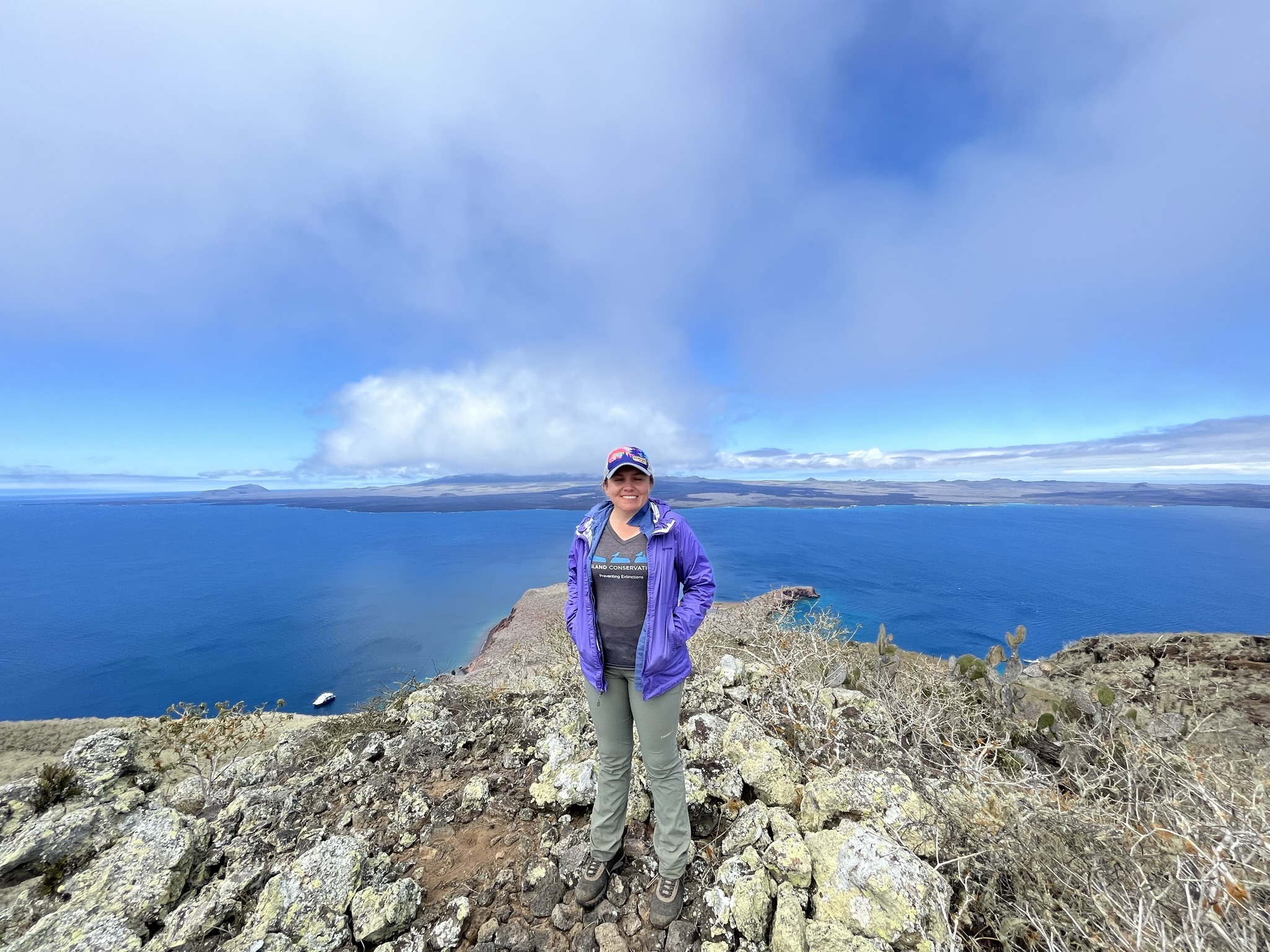 Paula Castaño, directora del Programa de Impacto de Island Conservation en la isla Rábida.
