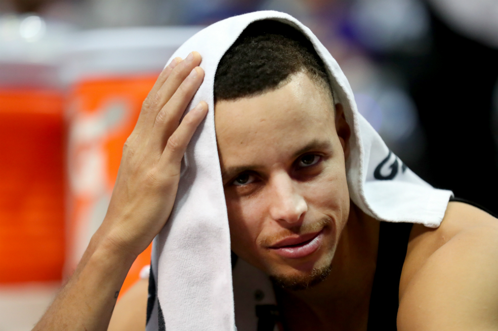 Stephen Curry salió ileso de un accidente automovilístico