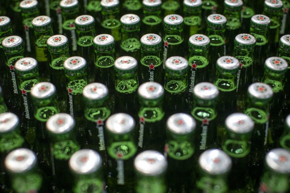 ¡Ojo! Se hacen pasar por Heineken en cadenas de WhatsApp
