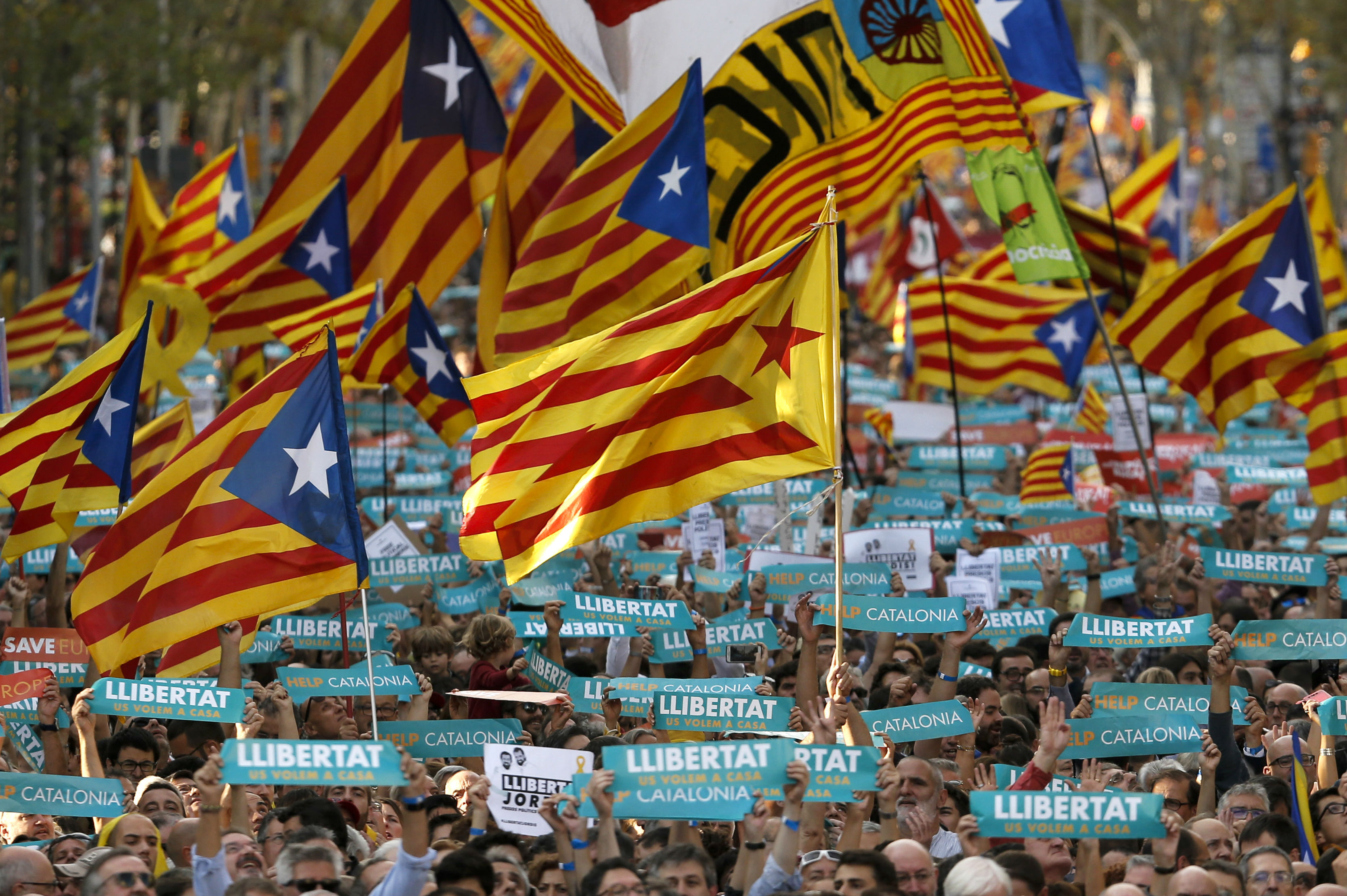 Marcha exige declarar independencia de Cataluña en respuesta a Rajoy
