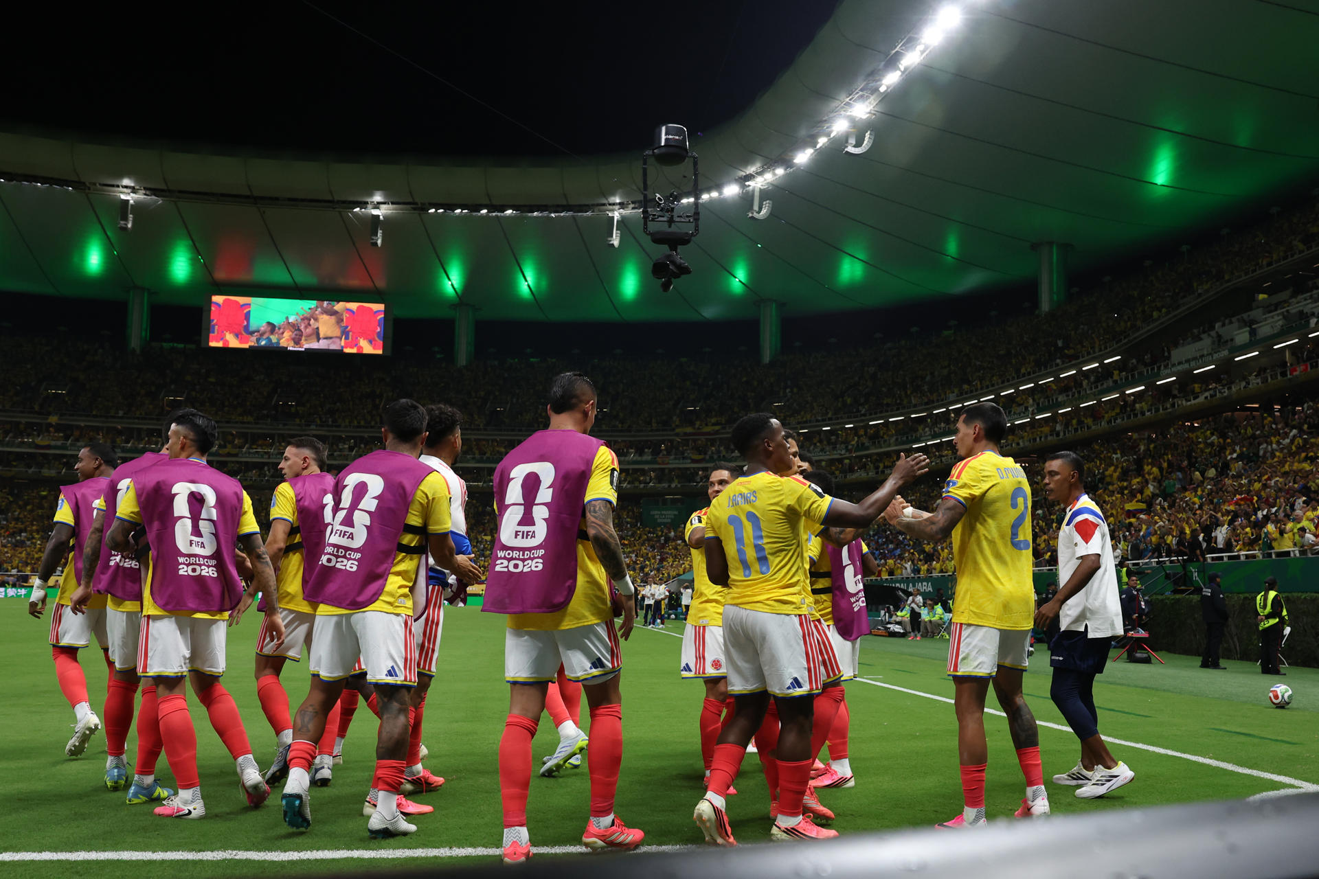 Si Colombia pasa primero o segundo en el grupo, ¿contra quién juega?