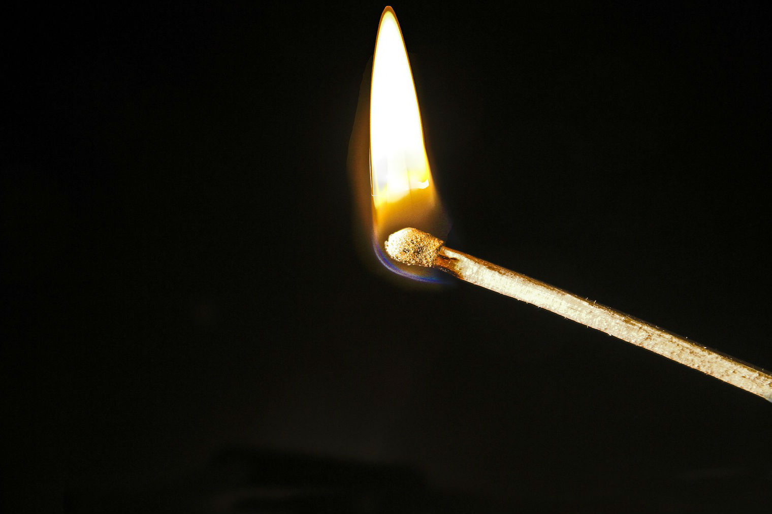A la cárcel hombre que supuestamente le prendió fuego a su pareja