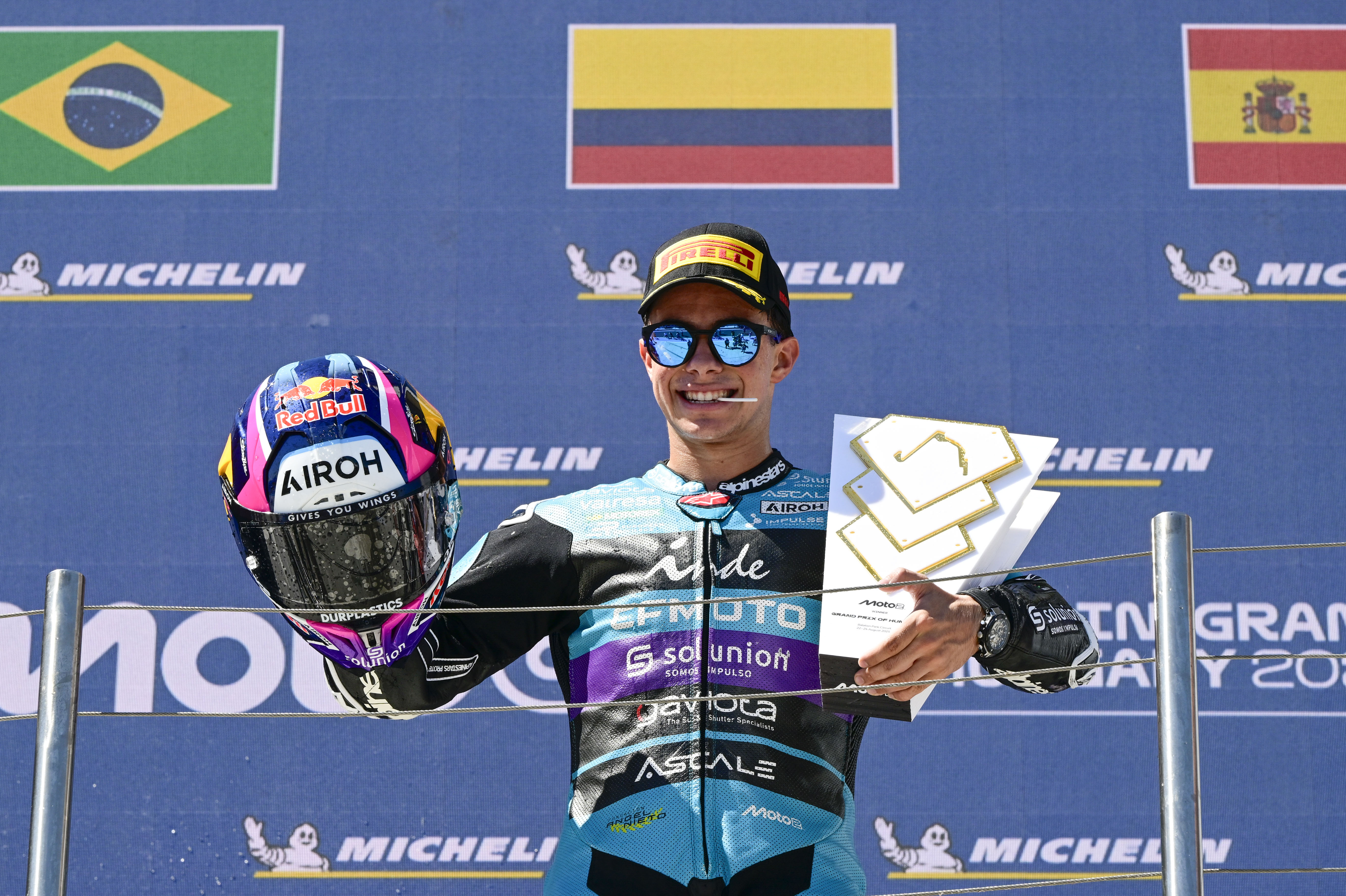 David Alonso, en lo más alto del podio del GP de Hungría en la Moto2.