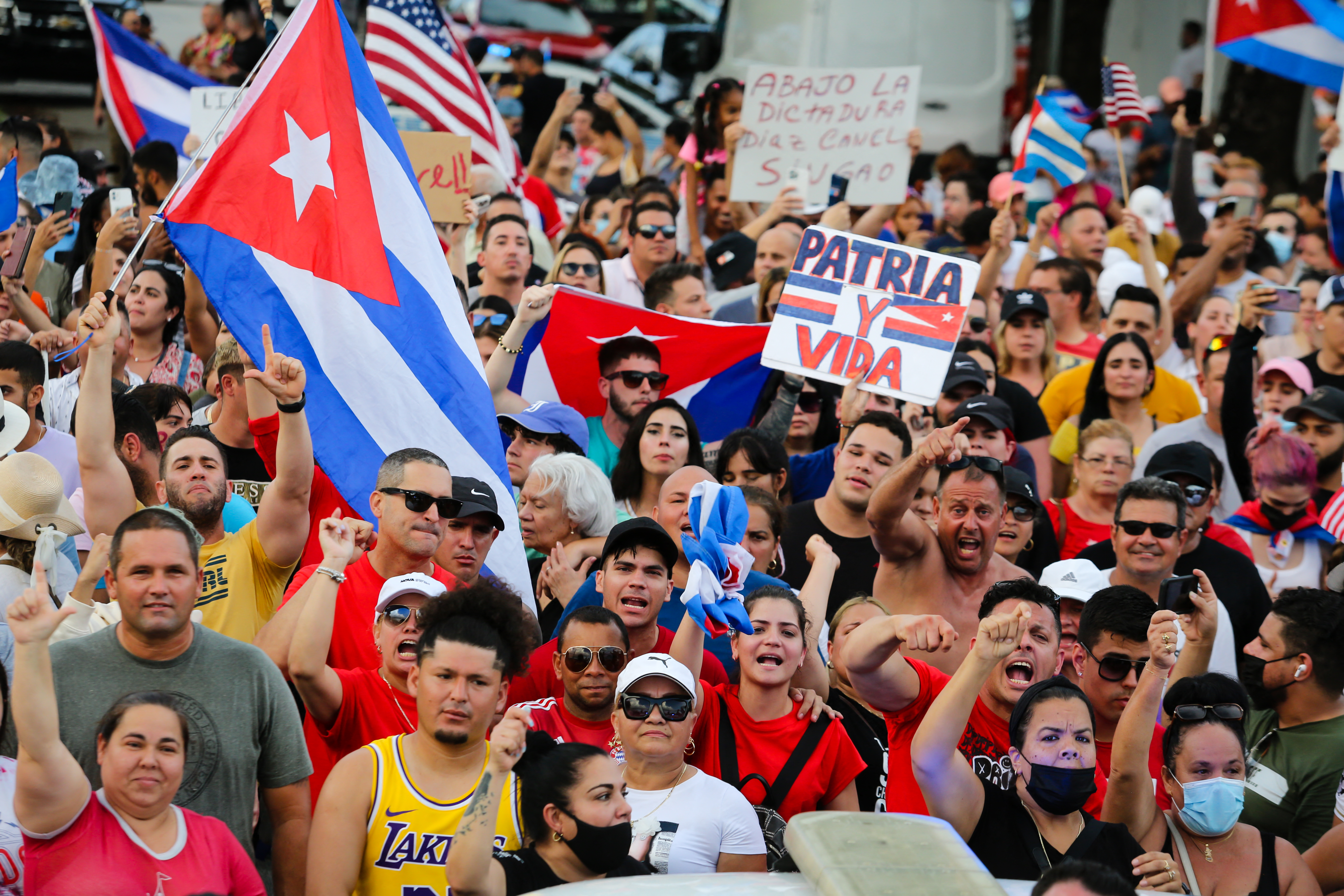 “¡Patria o Vida!”: las protestas de los cubanos en el mundo, en imágenes