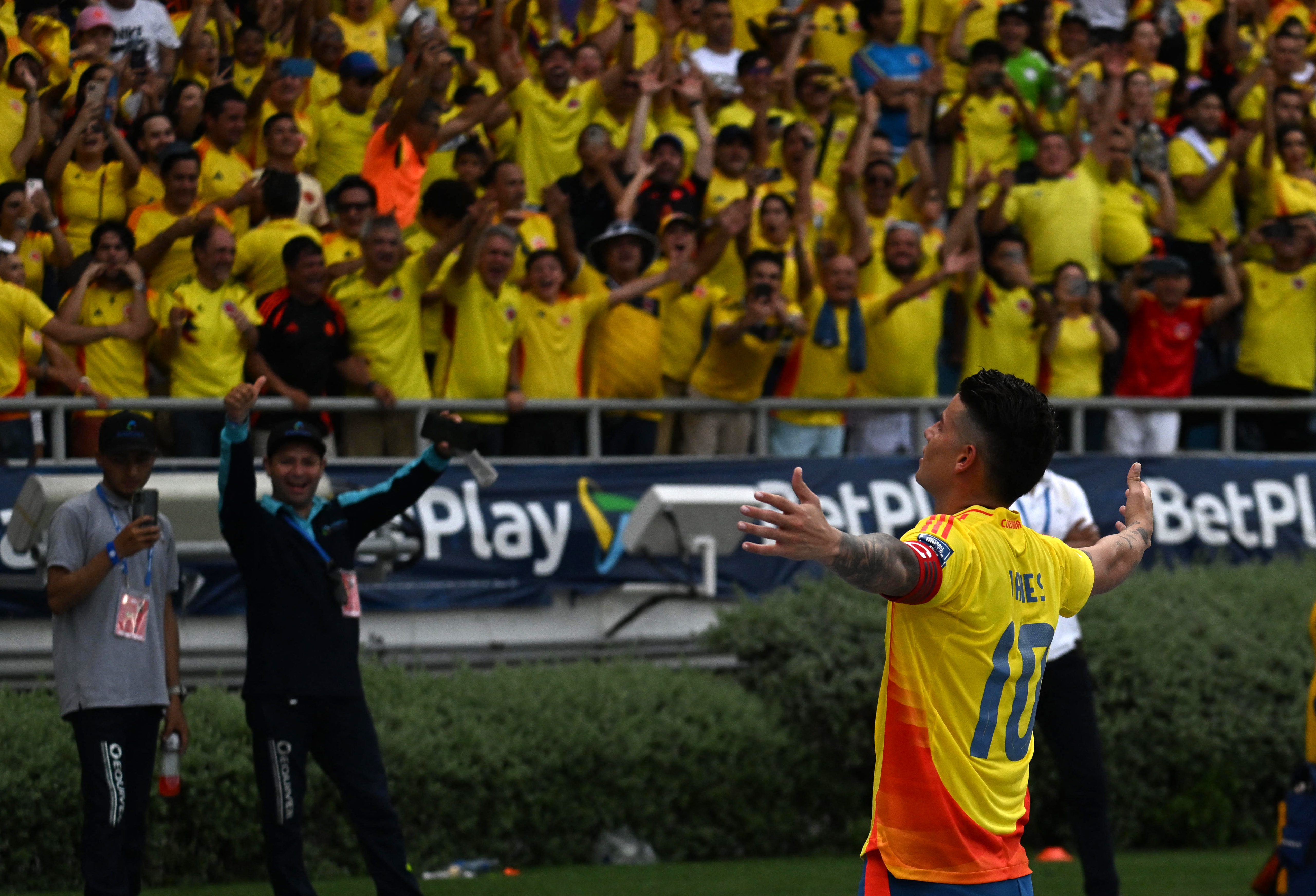 ¿James Rodríguez será titular contra Ecuador? Esto dijo Néstor Lorenzo