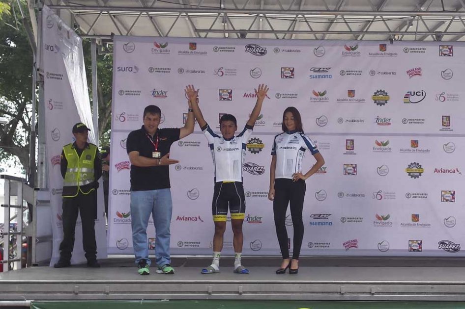 Jonathan Caicedo ganador de la primera etapa de la Vuelta de la Juventud.