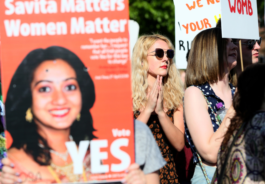 A ella le negaron un aborto y murió. Su historia despertó a Irlanda