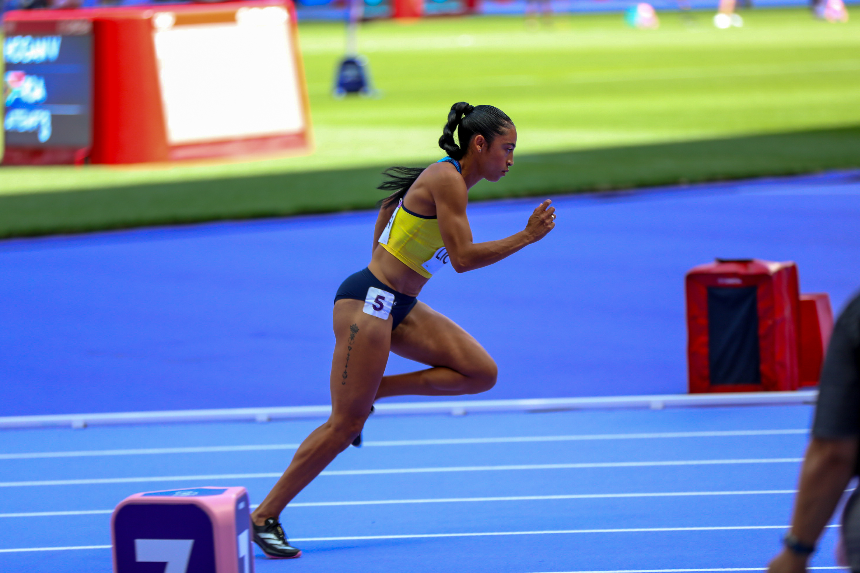 Lina Licona registró un tiempo de 53.36 segundos en la primera ronda de los 400 metros.