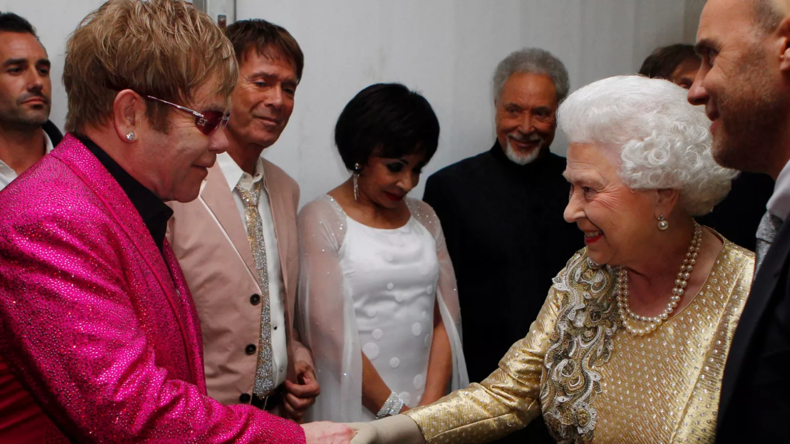 El cantante Sir Elton John ha sido cercano a la familia real.