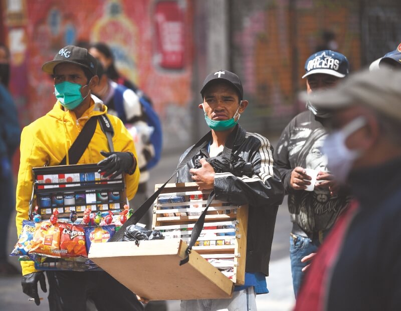 Radiografía del rebusque: Colombia supera el medio millón de vendedores ambulantes