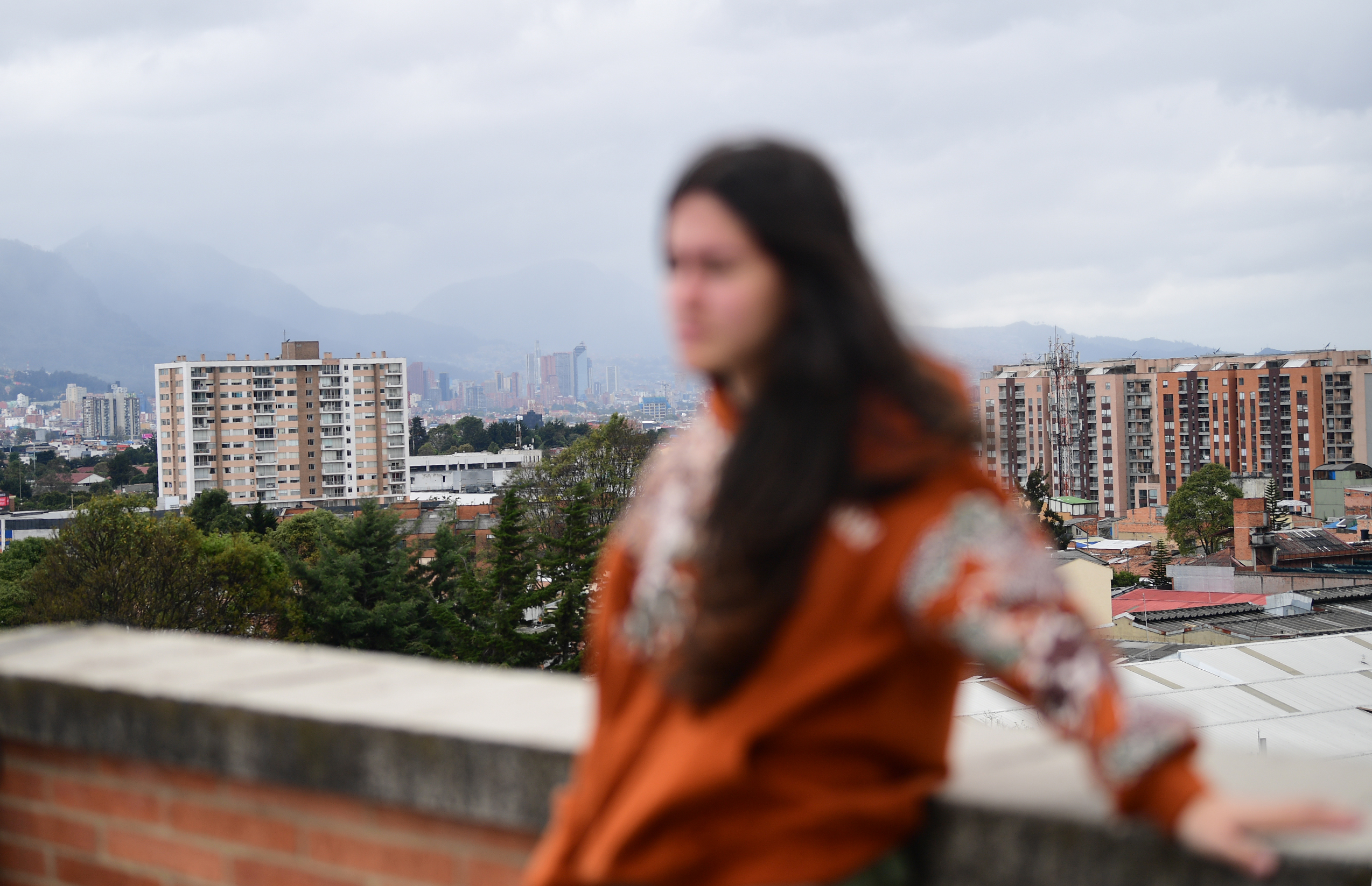 María* tenía 14 años cuando fue violentada sexualmente por Michael Wayne Roberts en Medellín.