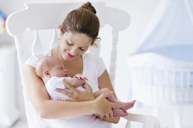 En licencia de maternidad, ninguna mujer puede ser despedida sin justa causa