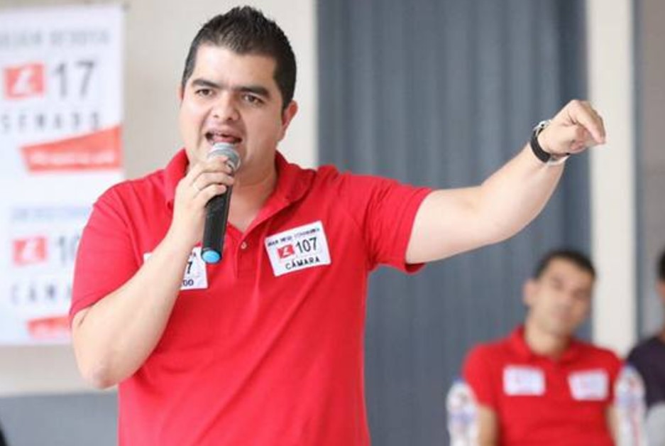 Partido Liberal estudia si abre proceso interno contra Julián Bedoya por sus títulos