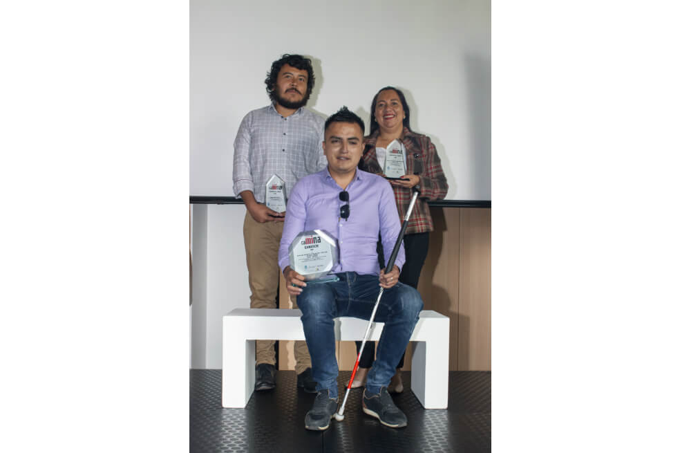 Líderes contra las minas antipersonal reciben “Premio Camina”