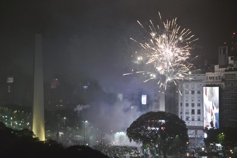 Monumental fiesta en las calles de Buenos Aires