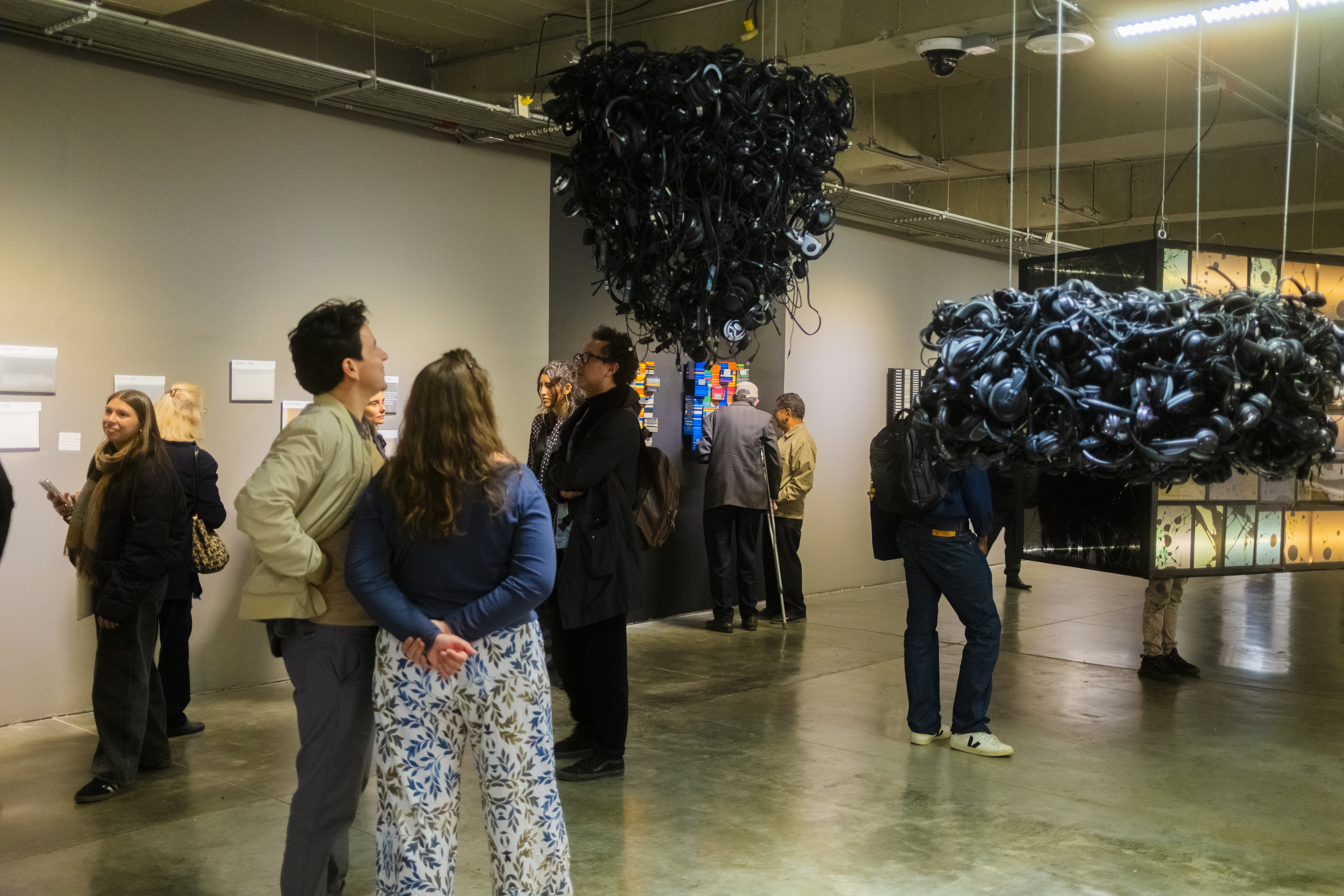 La materia que se transforma: exposiciones en Bogotá y el poder creativo de los materiales
